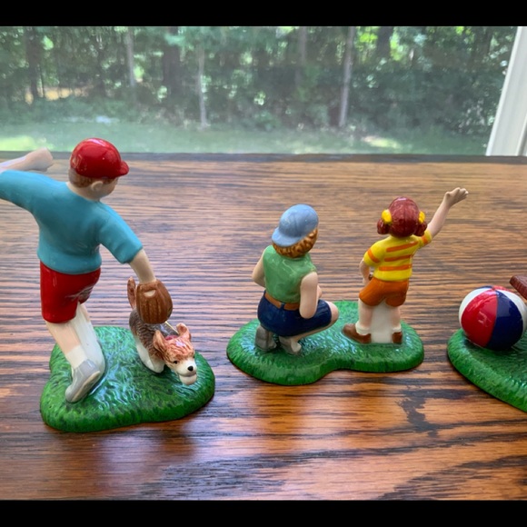 Department 56 Accessories Snow Village Summertime Family Picnic (Set of 3) - Picture 8 of 8